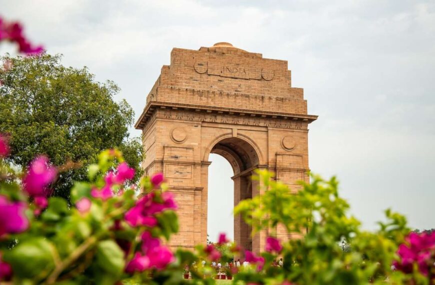Tourist Places Near New Delhi Railway Station view