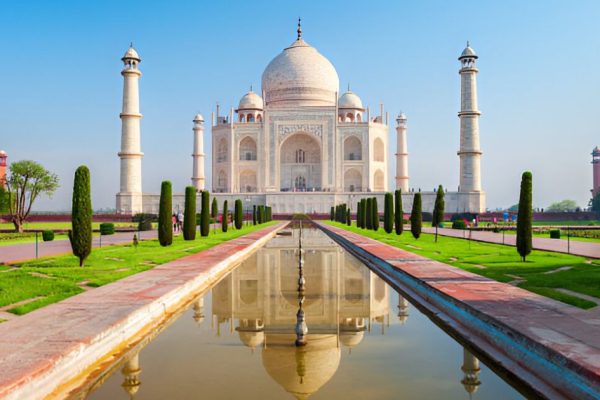 Few monuments in the world hold the emotional and architectural impact of the Agra Taj Mahal, a masterpiece that attracts millions of visitors every year. Whether you are visiting for the first time or returning to soak in its beauty again, understanding the important details—such as Taj Mahal entry rules, timings, opening and closing days, parking facilities, and the best entry gates—can make your visit smoother, easier, and more memorable. This is an informational guide designed to help every traveler plan perfectly, based on updated visitor details and practical on-ground experience. Along the way, we will also touch upon popular travel themes like Taj Mahal Tour Packages without turning this article into promotional content. Taj Mahal Opening and Closing Time: What Visitors Should Know The Taj Mahal has specific visiting hours that every traveler must be aware of. The monument opens 30 minutes before sunrise and closes 30 minutes before sunset every day. These natural-time schedules vary slightly throughout the year as sunrise and sunset times change, so it’s best to check the current schedule a day before your visit. ✔ General Timings Opens: 30 minutes before sunrise Closes: 30 minutes before sunset These timings help maintain crowd control and preserve the monument’s ambiance, ensuring every tourist gets a chance to truly absorb its beauty. Taj Mahal Closing Day: Important to Know One of the most important details, especially for first-time travelers, is that the Taj Mahal remains closed every Friday. This weekly closure is for prayers at the mosque inside the complex. If you are planning a weekend visit, avoid Friday and aim for early Saturday morning when the crowd is lighter. Best Taj Mahal Visiting Time (When to Go) Travelers often wonder when the Taj Mahal looks most beautiful. While the monument is stunning at any time of day, some moments stand apart: Sunrise The early morning light gives the Taj a soft golden glow. This is considered the best time because the crowd is minimal, the temperature is pleasant, and the photos turn out magical. Sunset The warm light of the setting sun makes the white marble blush with orange and pink tones. Winter Months (October–March) Perfect weather, clearer skies, and comfortable temperatures. In one of the paragraphs, you will find a natural mention of Taj Mahal Sunrise Tour, which is popular among photography lovers and travelers who want a serene experience.